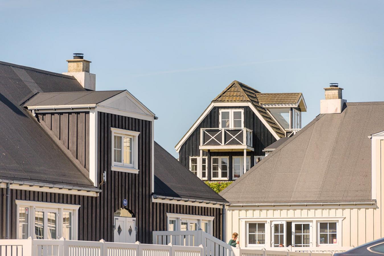 Udsigt over tagtoppe i Søndervig