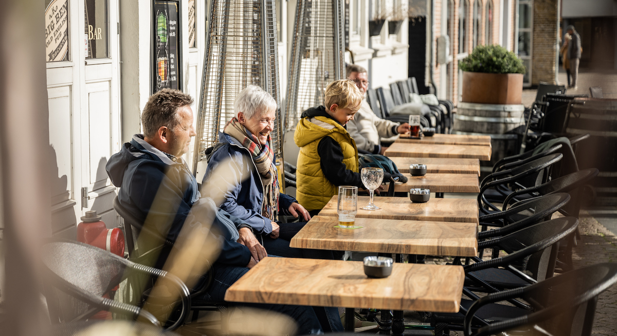 Folk slapper af i Varden 