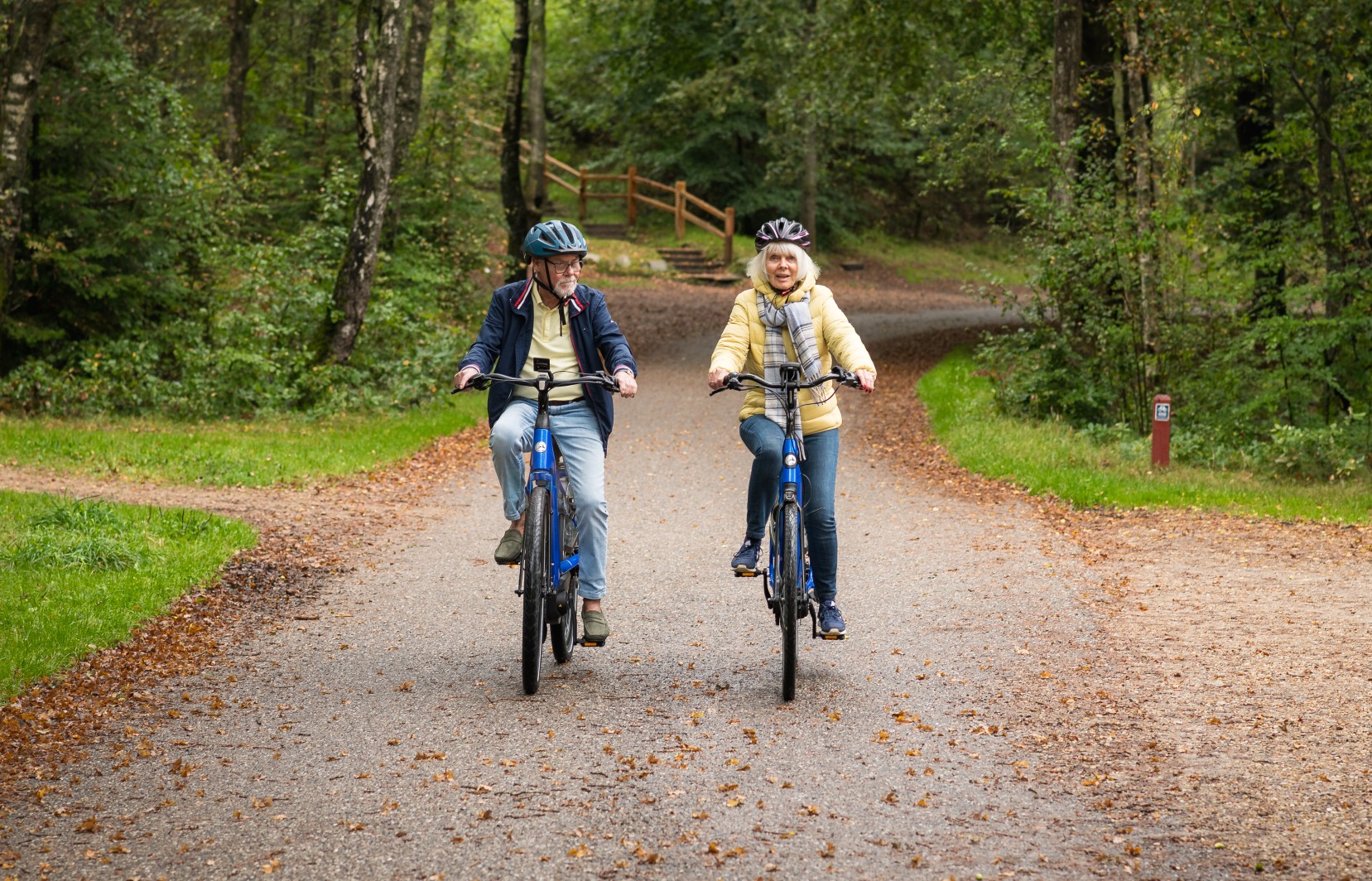 Cykelnetværk - KNUD - 2024  - Vesterhavet på cykel - Par i skoven